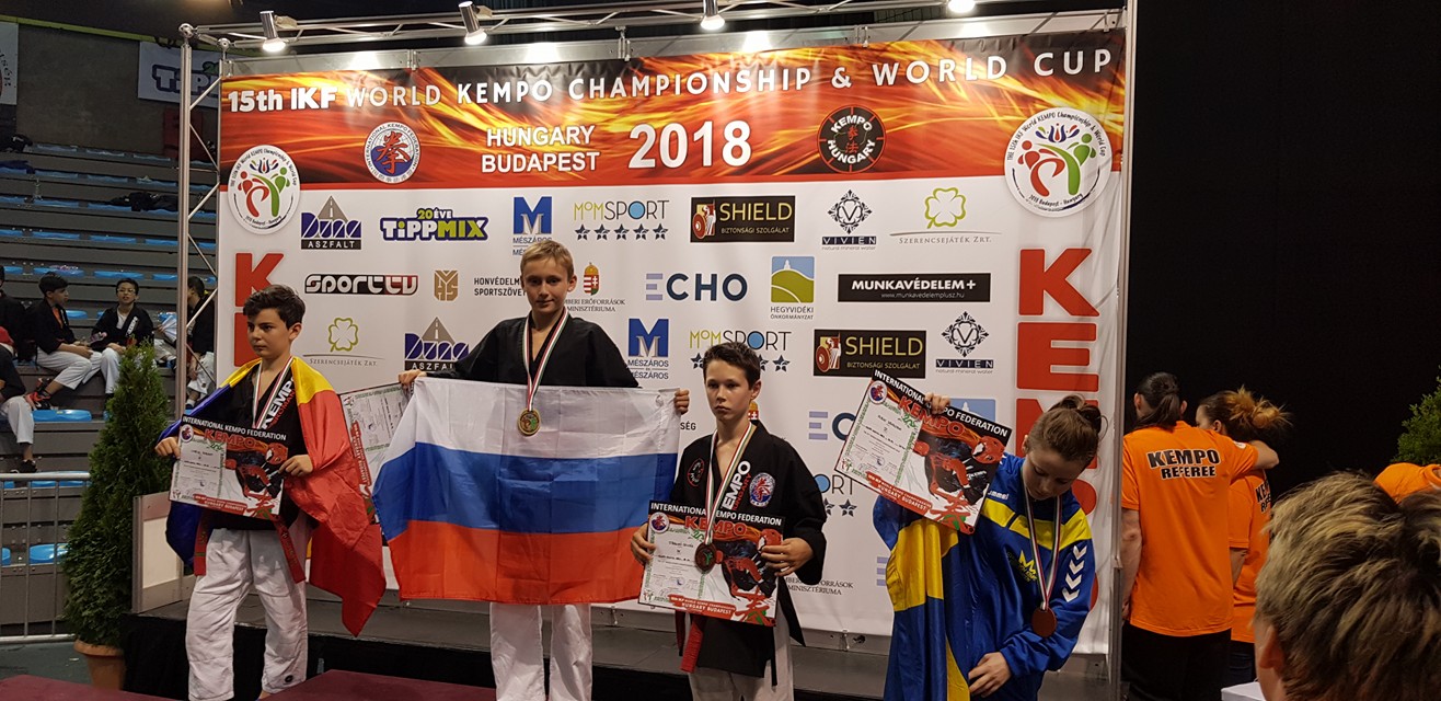 Maxiime Volkov Barbarians Fight Wear championnat du Monde Kempo Soumission et Kempo MMA 2018 Budapest
